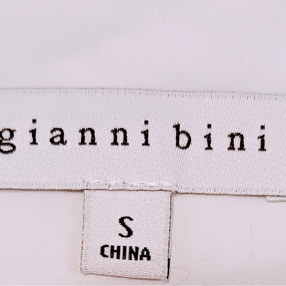 Gianni Bini Talia V-Neck Long Sleeve Smocked Waist Tiered Hem Dress - Picture 5 of 12